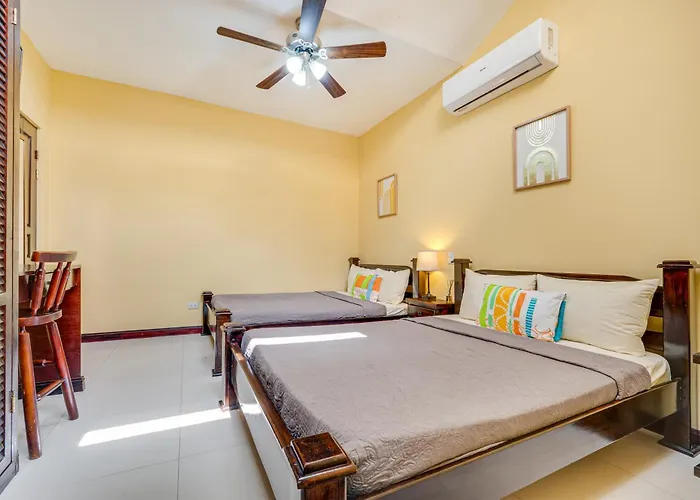 Family Retreat W/ Pool Access: Walk To Beach! Carpintero